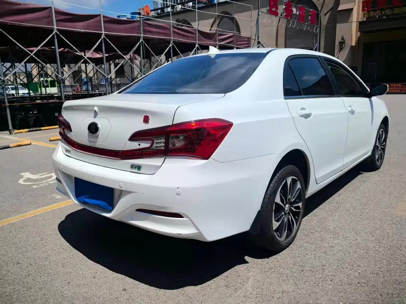 Qin New Energy 2016 Qin EV300 Premium Edition — миниатюра 4