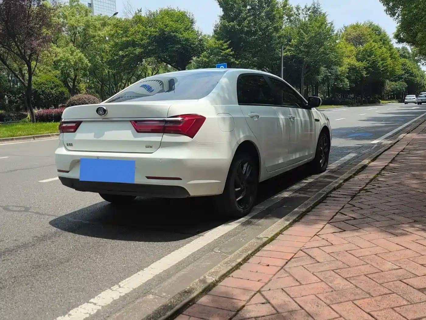 Qin New Energy 2019 Long Range Premium Edition — миниатюра 4
