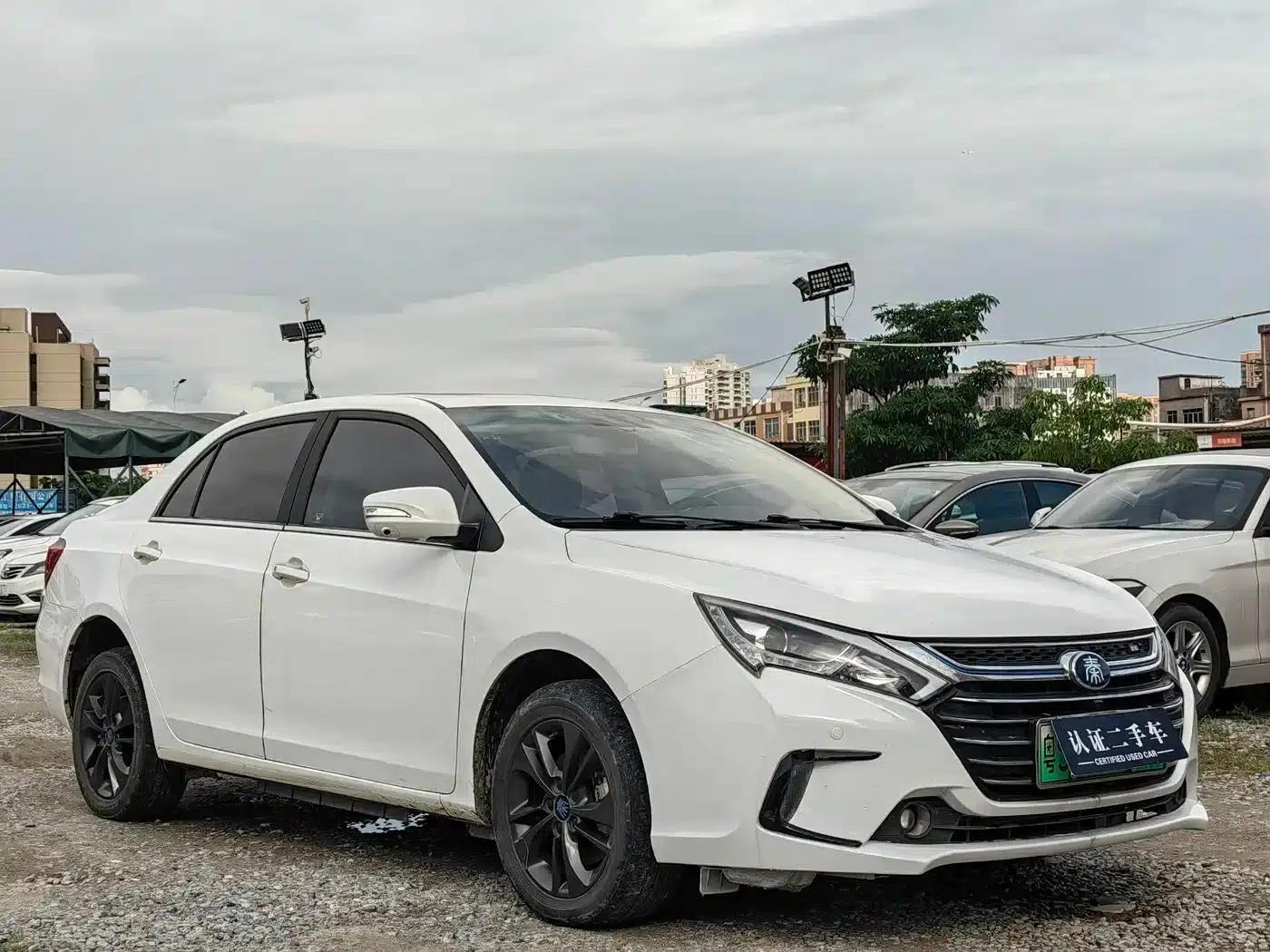Qin New Energy 2017 1.5T Premium Edition — миниатюра 3