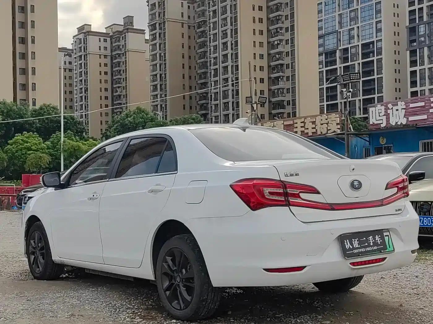 Qin New Energy 2017 1.5T Premium Edition — миниатюра 4