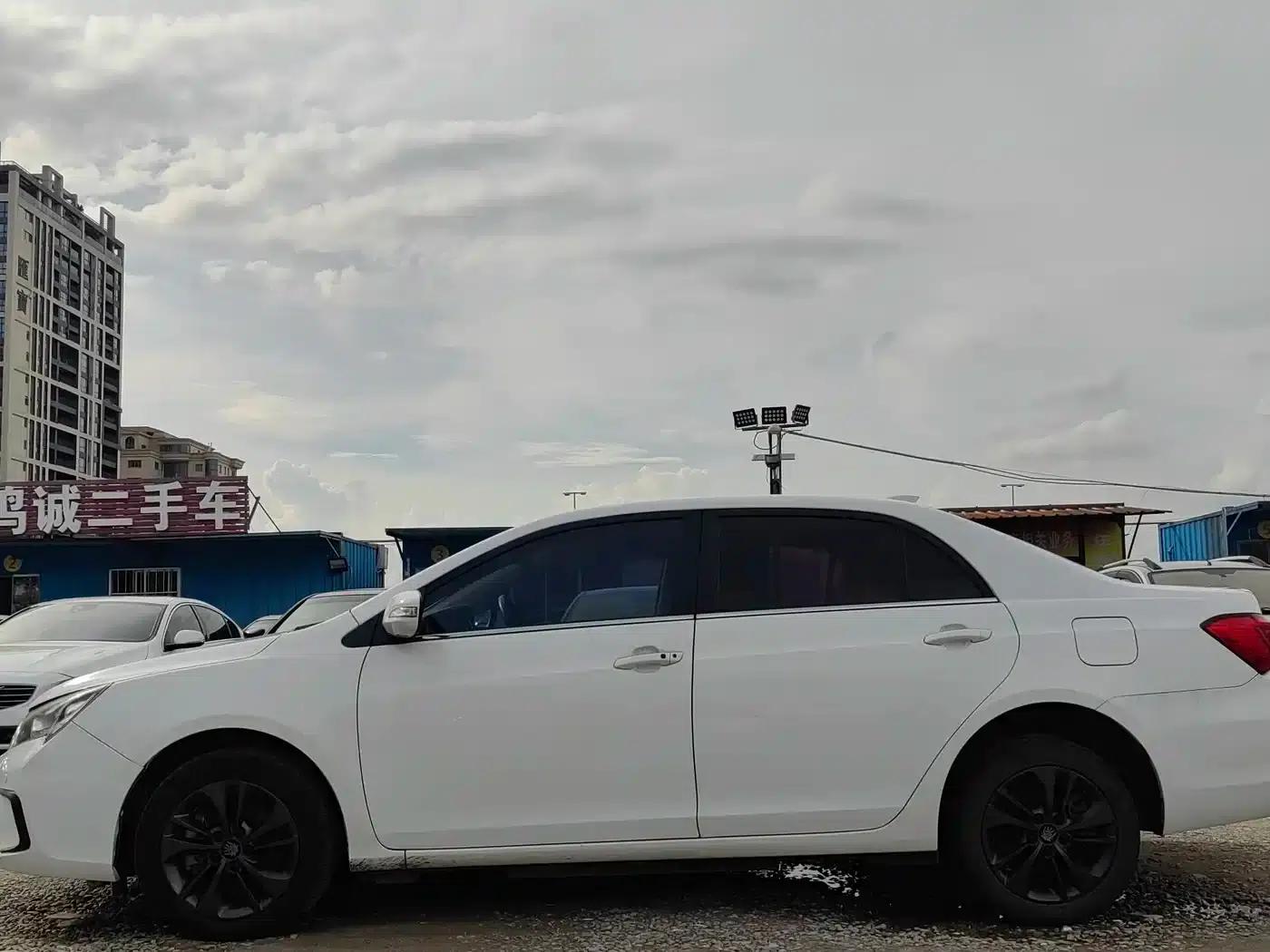 Qin New Energy 2017 1.5T Premium Edition — миниатюра 7