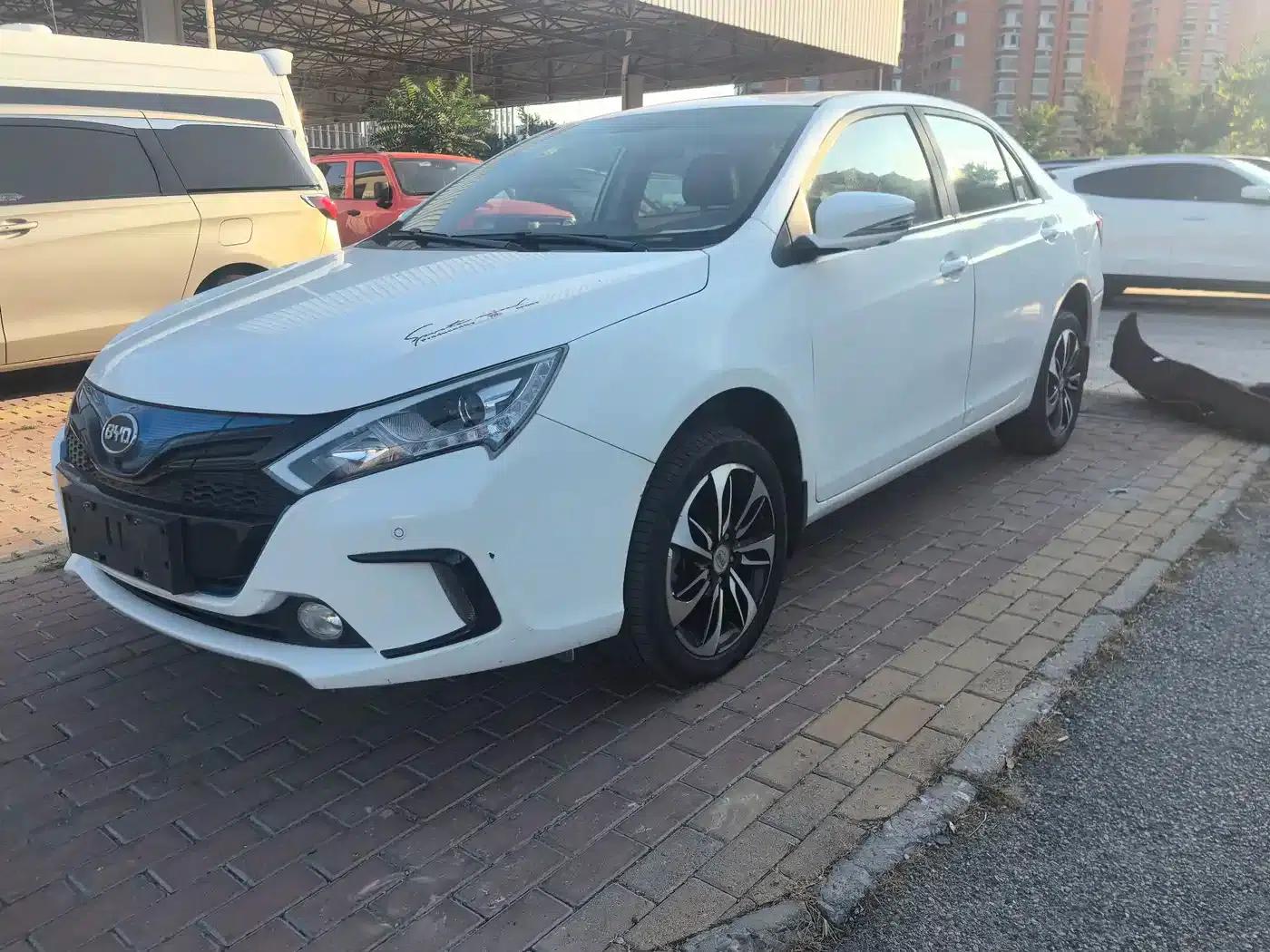 Qin New Energy 2016 Qin EV300 Premium Edition — миниатюра 1