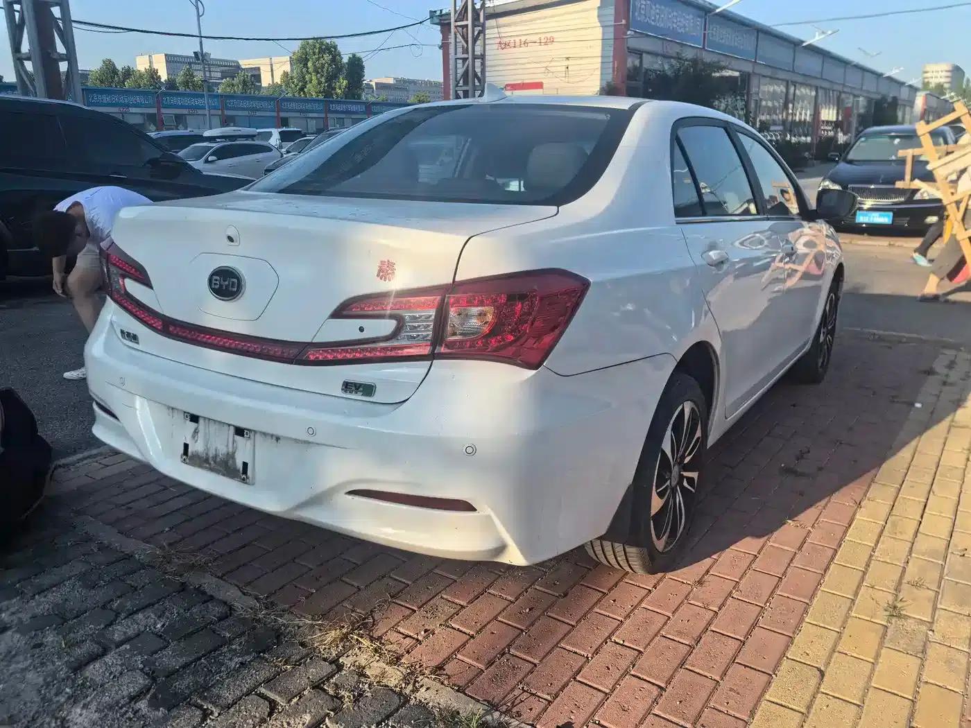 Qin New Energy 2016 Qin EV300 Premium Edition — миниатюра 4