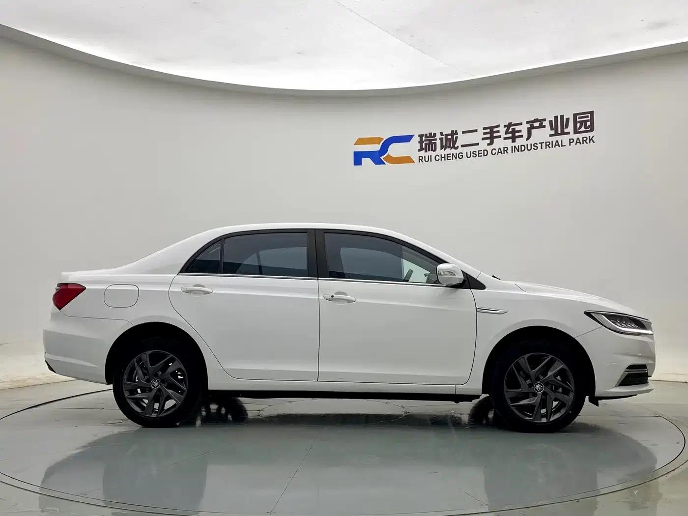 Qin New Energy 2019 Long Range Premium Edition — миниатюра 5