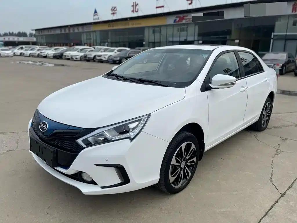 Qin New Energy 2016 Qin EV300 Premium Edition — миниатюра 1
