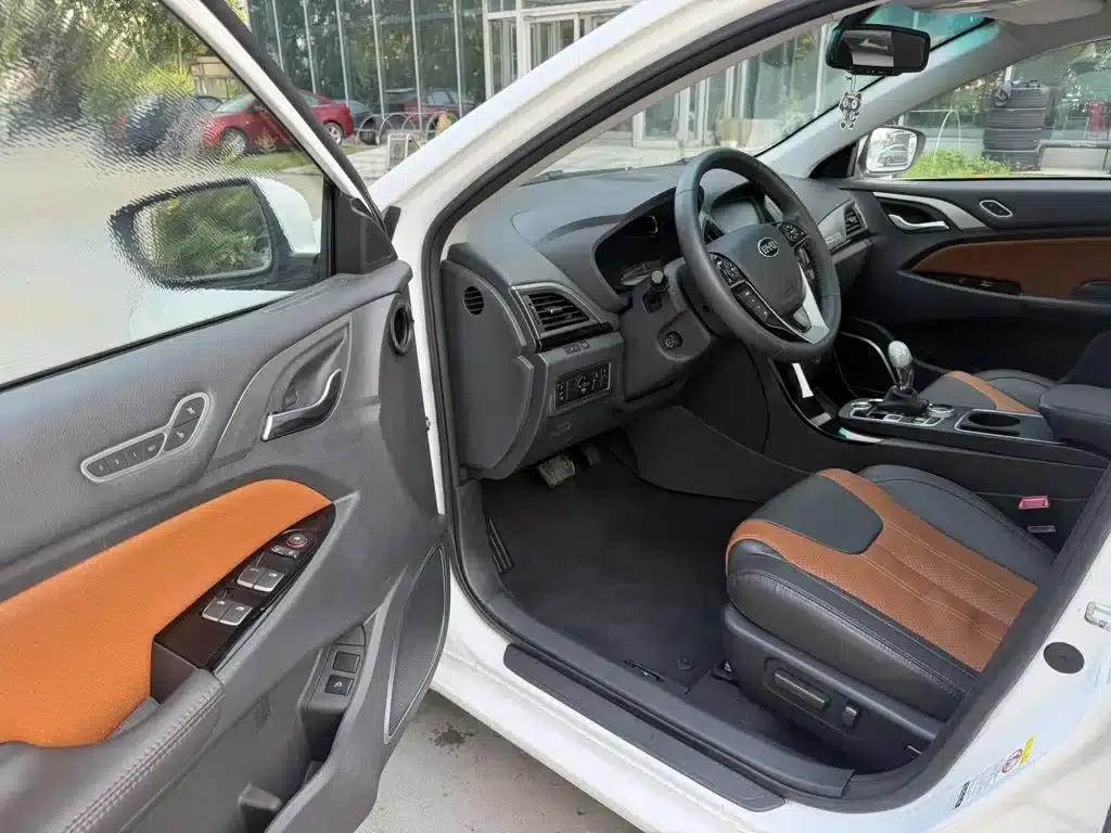 Qin New Energy 2015 1.5T Dual Crown Flagship Plus Edition — миниатюра 5