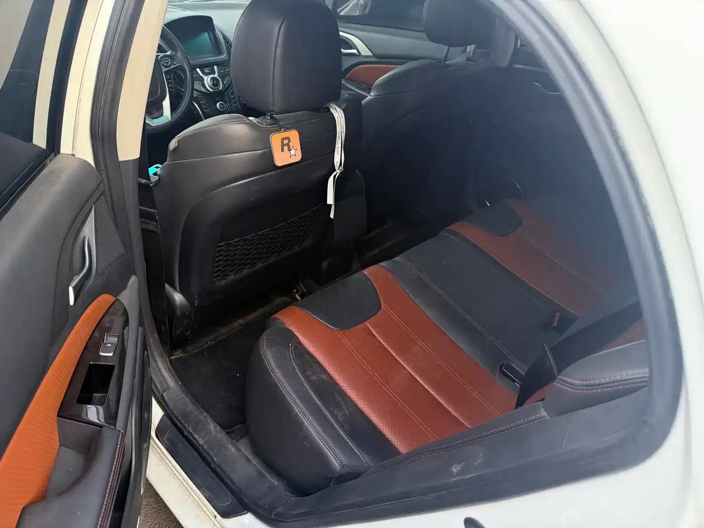 Qin New Energy 2015 1.5T Dual Crown Flagship Edition — миниатюра 6