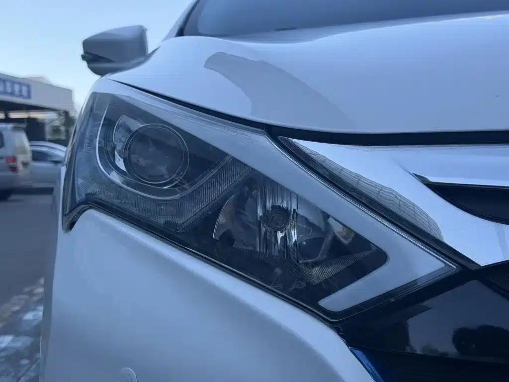 Qin New Energy 2015 1.5T Dual Crown Flagship Plus Edition — миниатюра 3
