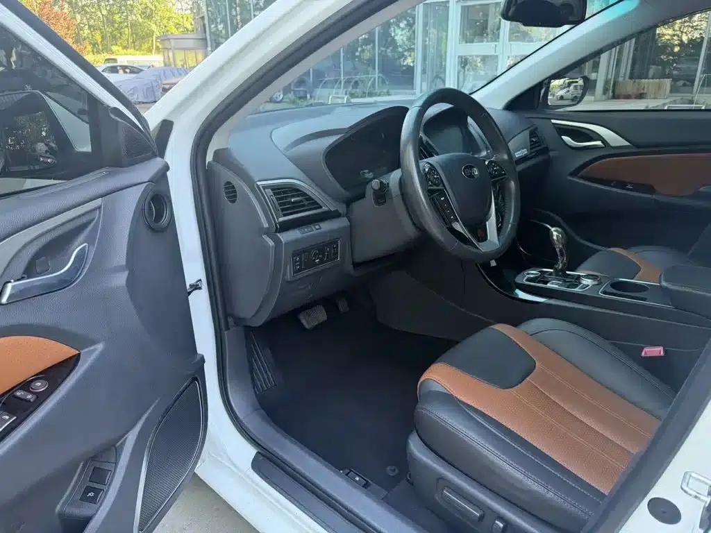 Qin New Energy 2015 1.5T Dual Crown Flagship Plus Edition — миниатюра 5