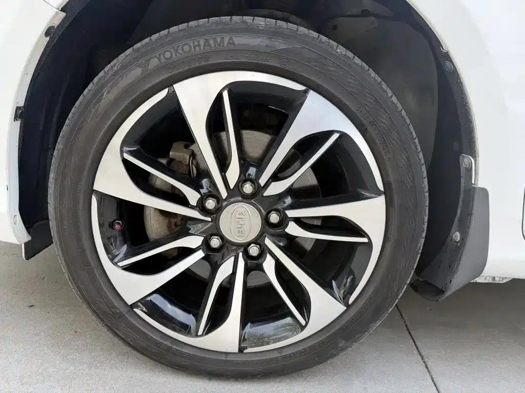 Qin New Energy 2015 1.5T Dual Crown Flagship Plus Edition — миниатюра 9