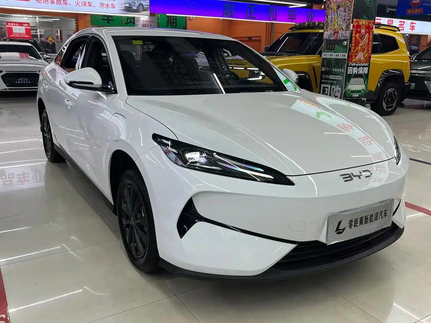 BYD e7 2025 520 Smart Travel Edition — миниатюра 1