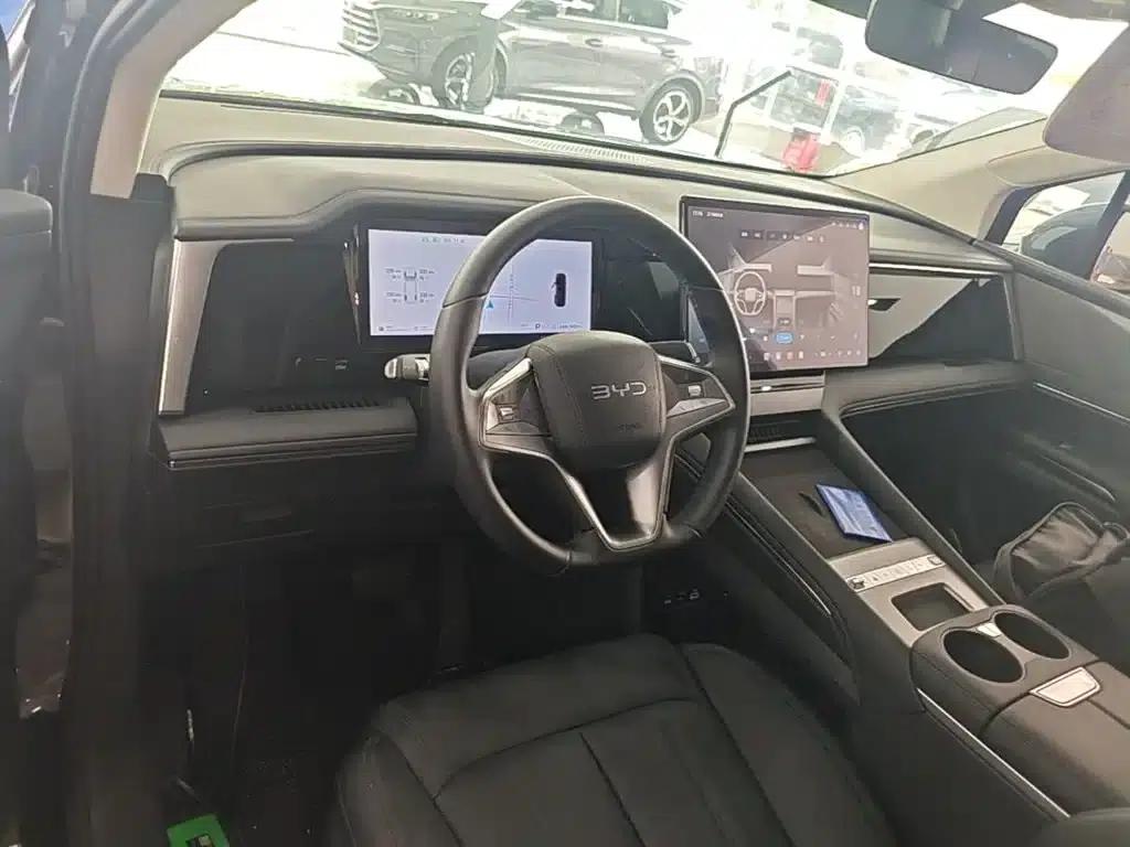 BYD M9 2025 1060 Navigator Edition — миниатюра 11