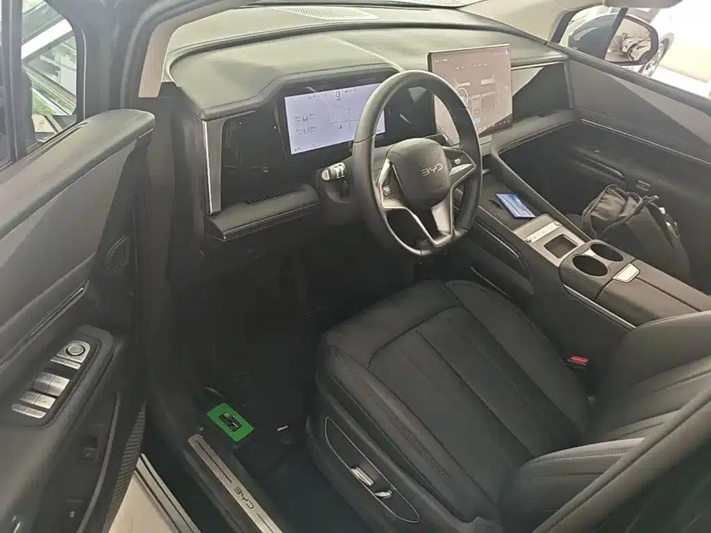 BYD M9 2025 1060 Navigator Edition — миниатюра 16