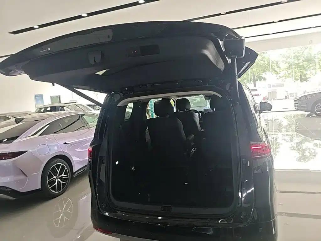 BYD M9 2025 1060 Navigator Edition — миниатюра 19