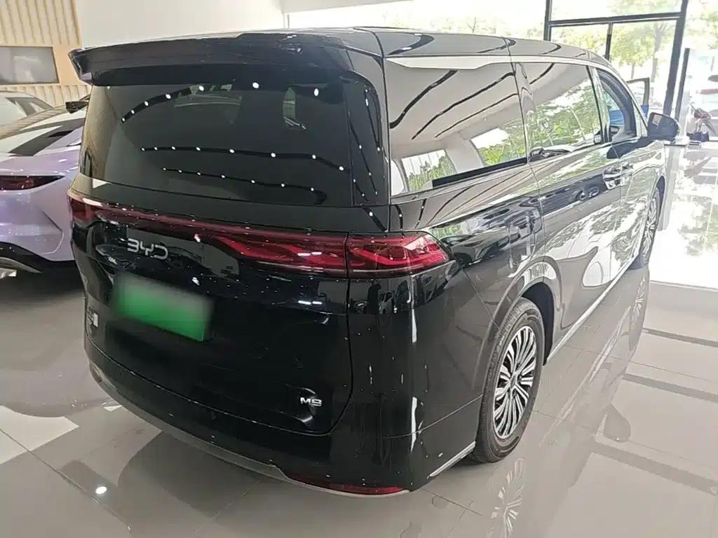 BYD M9 2025 1060 Navigator Edition — миниатюра 7