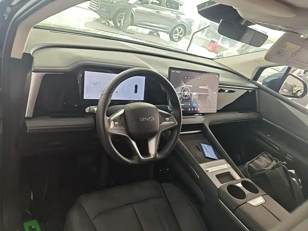 BYD M9 2025 1060 Navigator Edition — миниатюра 10