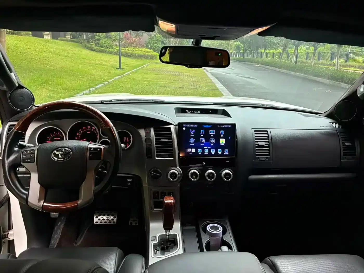 Sequoia 2010 5.7 Platinum Edition — миниатюра 9