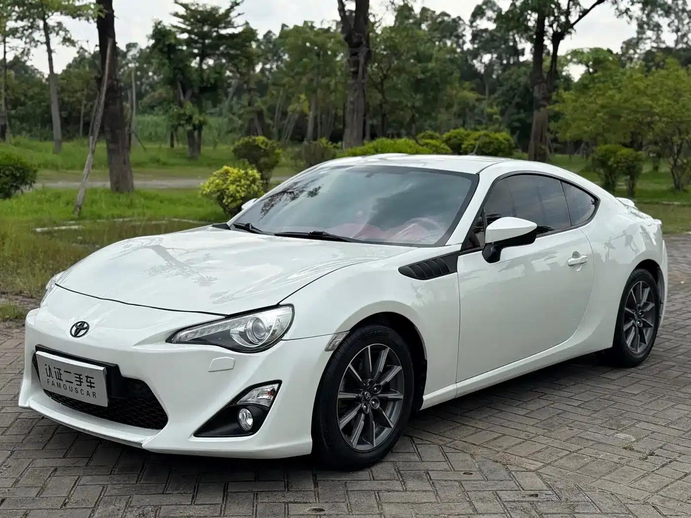 Toyota 86 2014 2.0L Automatic Luxury — миниатюра 1