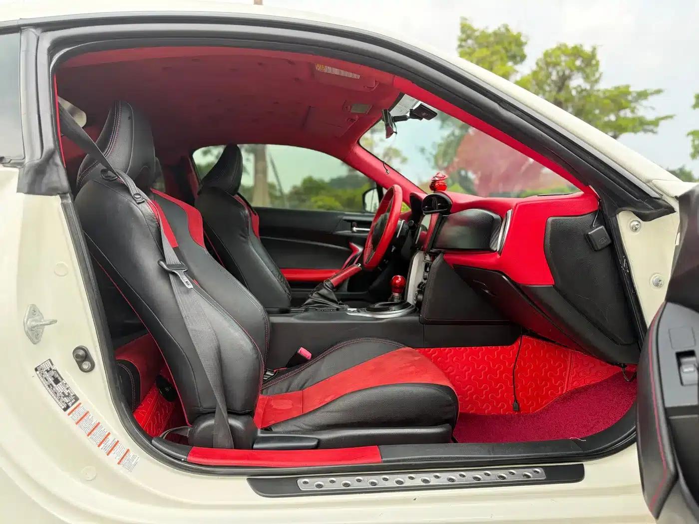 Toyota 86 2014 2.0L Automatic Luxury — миниатюра 12