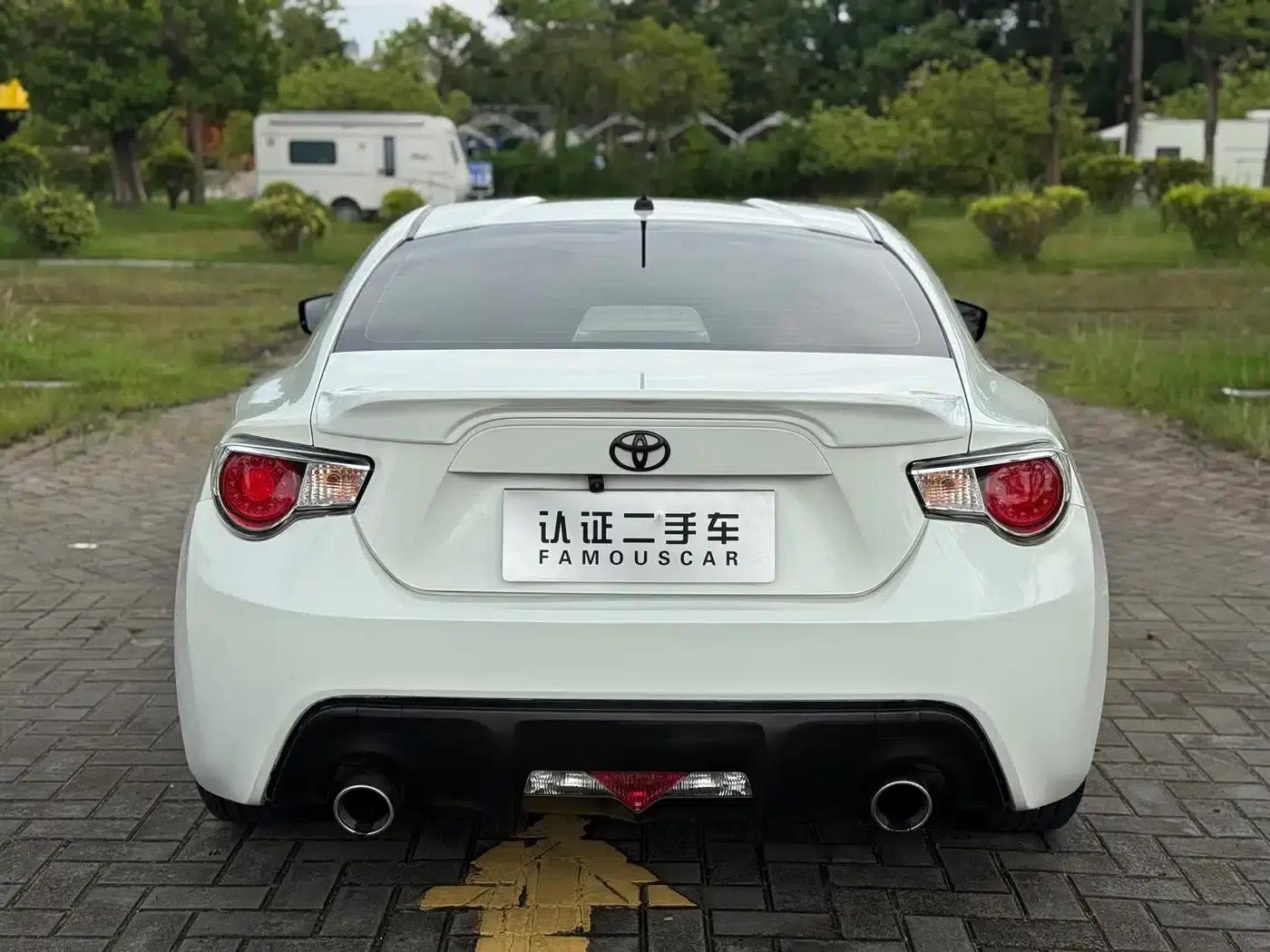 Toyota 86 2014 2.0L Automatic Luxury — миниатюра 17