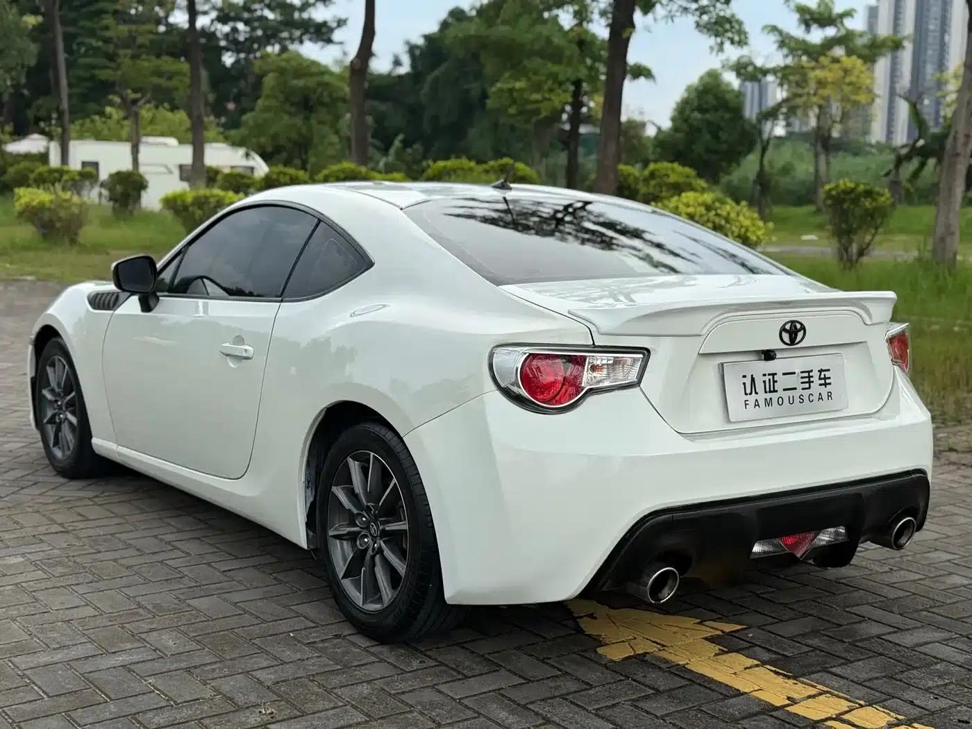 Toyota 86 2014 2.0L Automatic Luxury — миниатюра 18