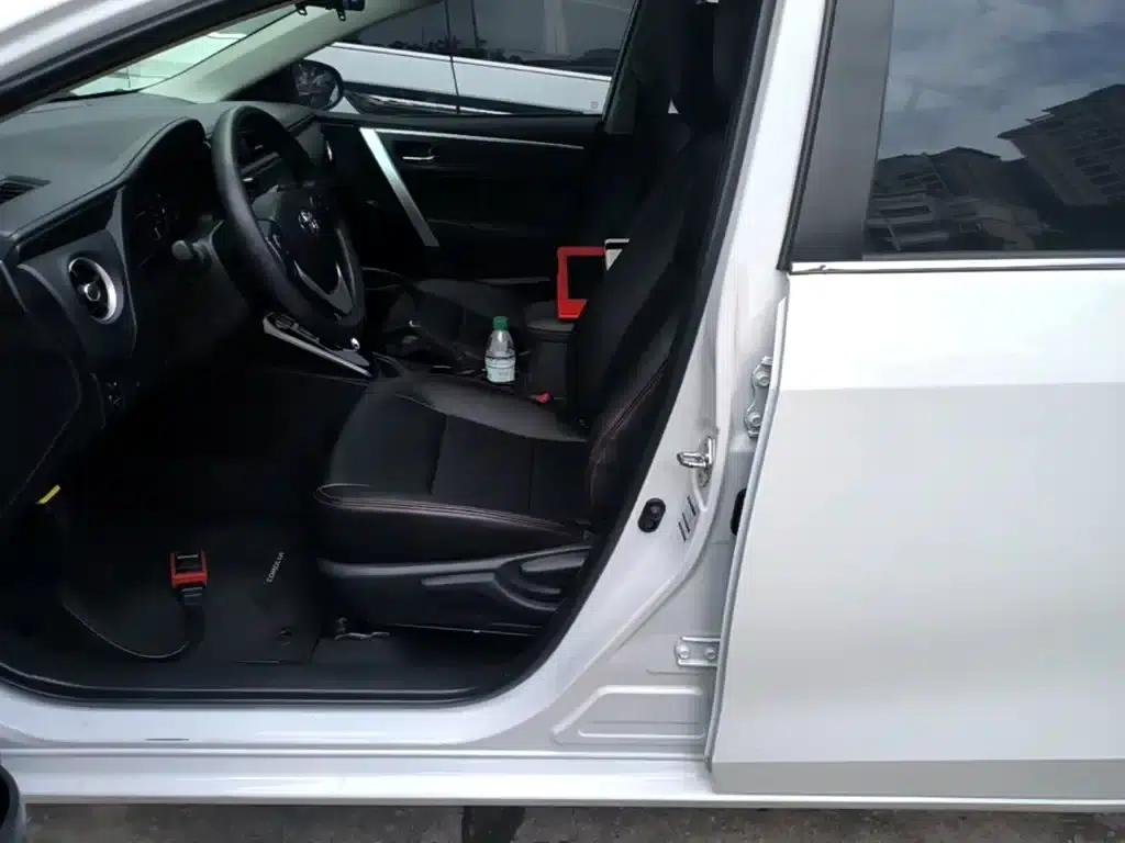 Corolla Hybrid E+ 2019 1.8L E-CVT Leading Edition — миниатюра 15