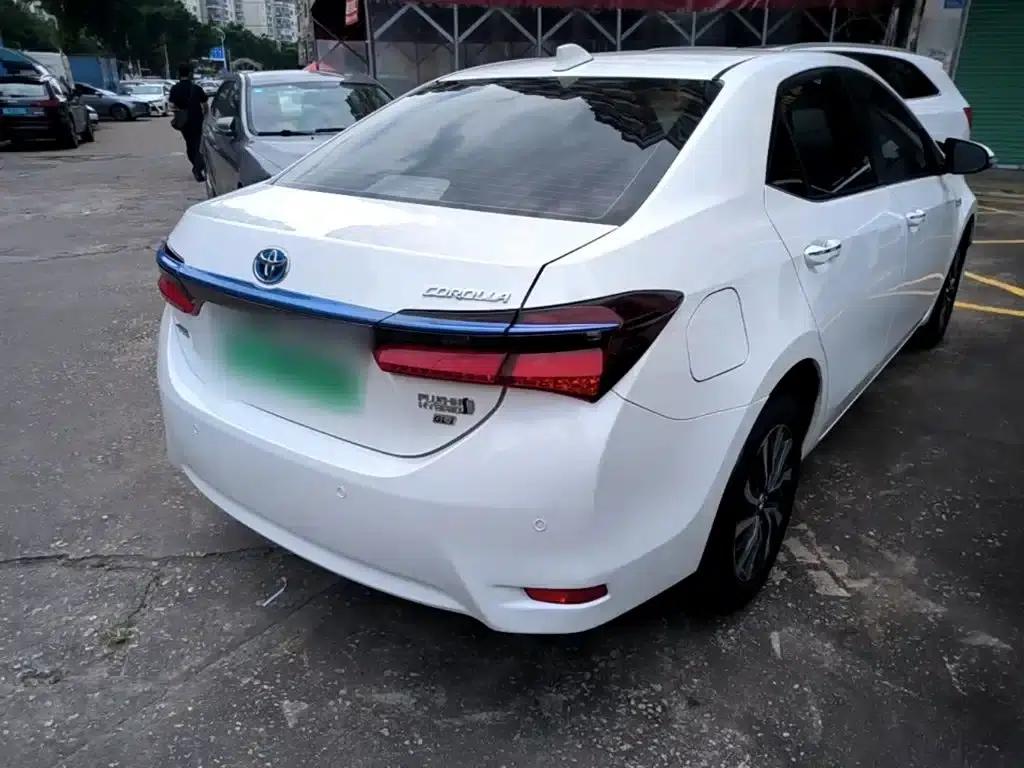 Corolla Hybrid E+ 2019 1.8L E-CVT Leading Edition — миниатюра 7