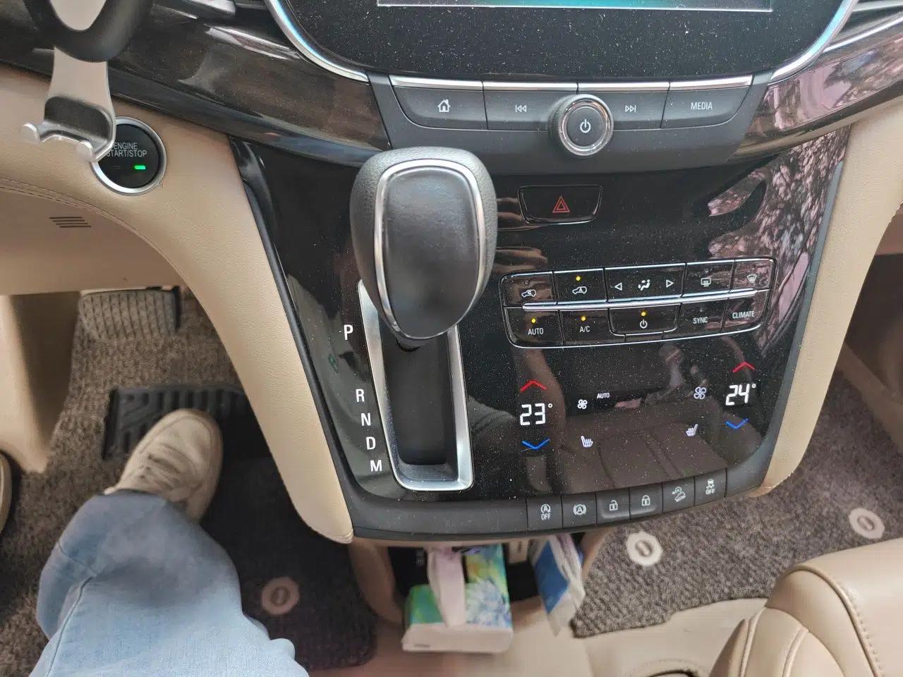 Buick GL8 2017 ES 28T Luxury Model China V Standard — миниатюра 11