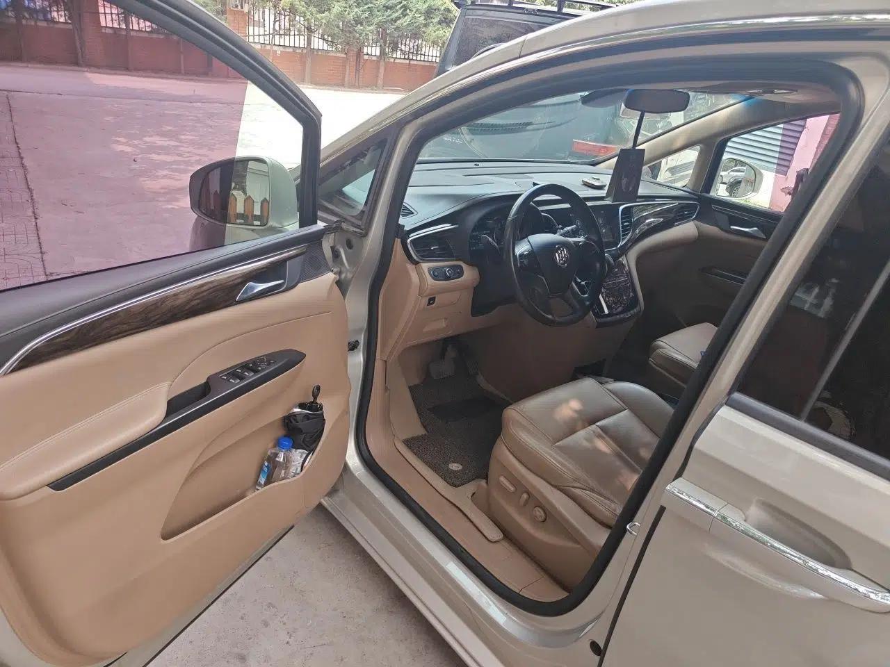 Buick GL8 2017 ES 28T Luxury Model China V Standard — миниатюра 13