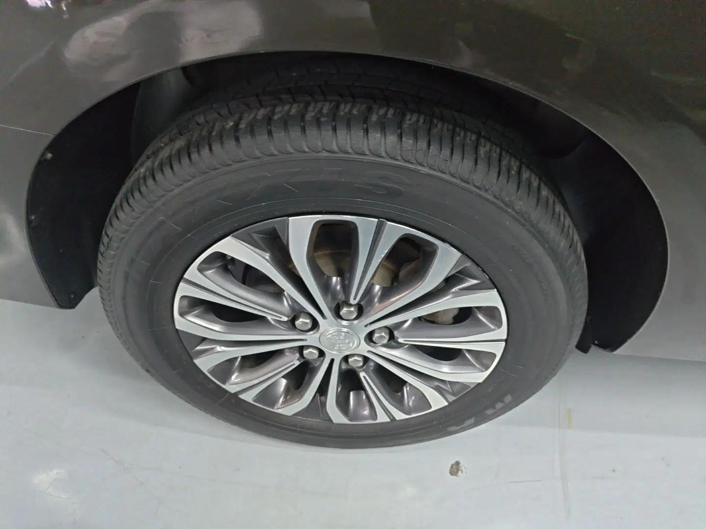 Buick GL8 2021 Land Cruiser Executive Class 652T Comfort Model — миниатюра 11