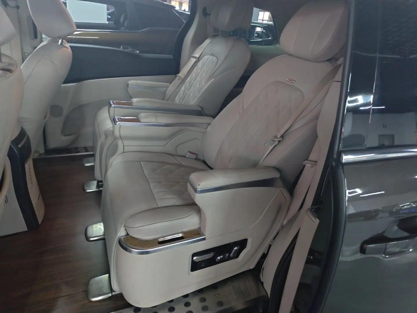 Buick GL8 2021 Land Cruiser Executive Class 652T Comfort Model — миниатюра 20