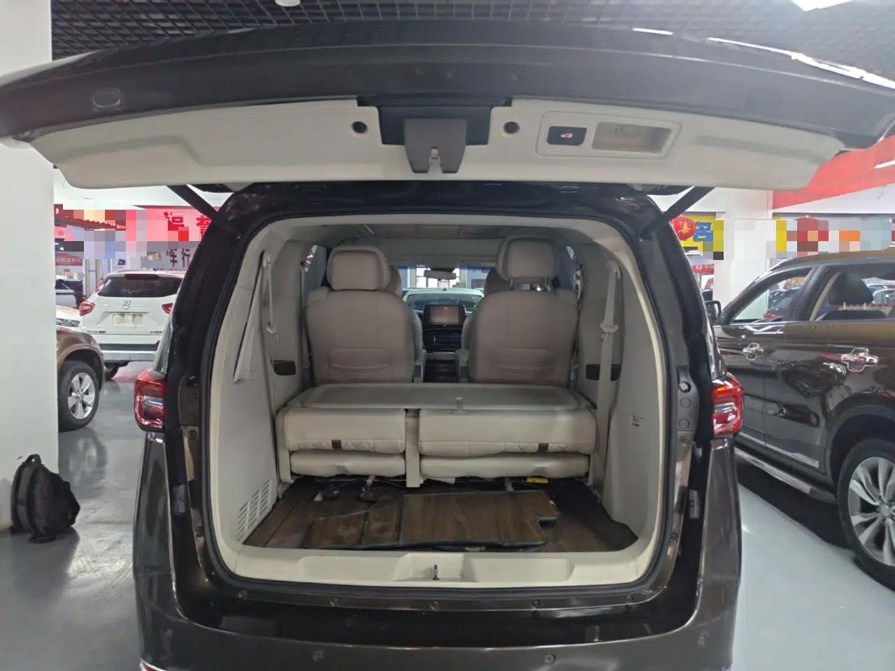 Buick GL8 2021 Land Cruiser Executive Class 652T Comfort Model — миниатюра 22