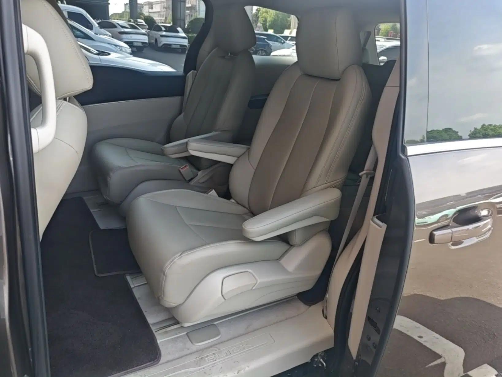 Buick GL8 2023 Land Executive Class Comfort Model — миниатюра 20