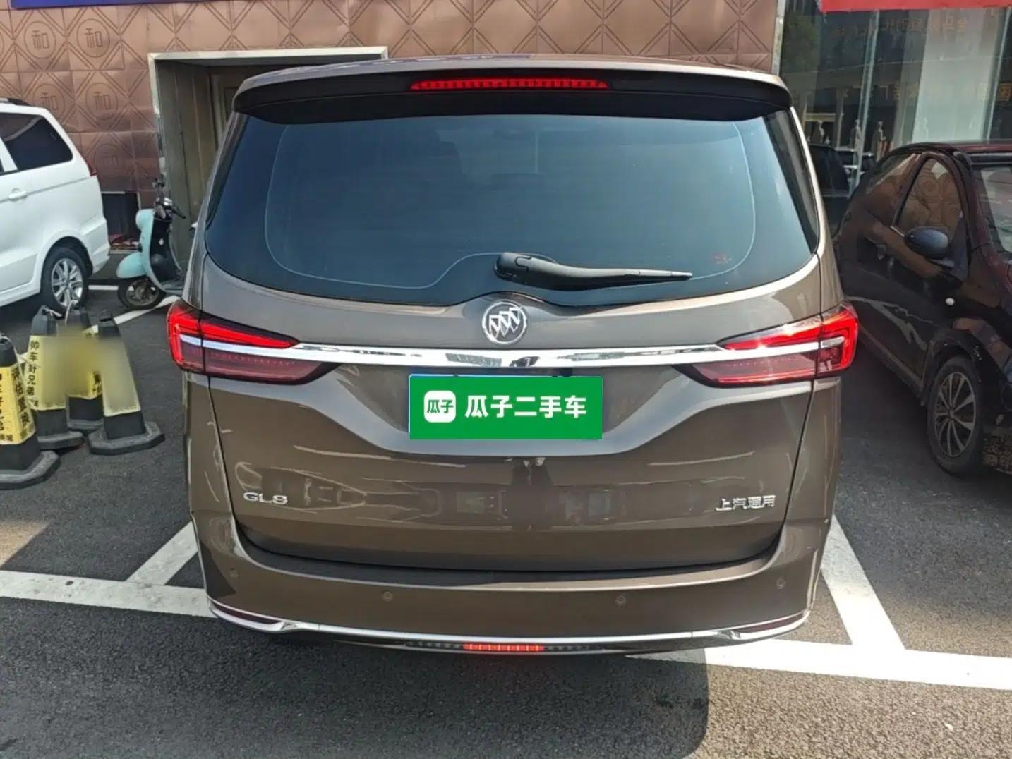 Buick GL8 2023 Land Executive Class Comfort Model — миниатюра 5