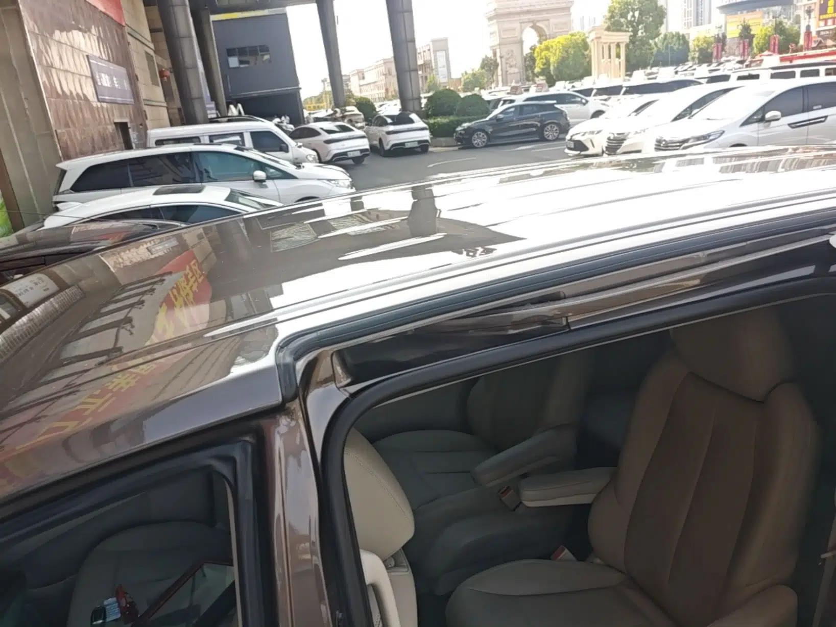 Buick GL8 2023 Land Executive Class Comfort Model — миниатюра 7