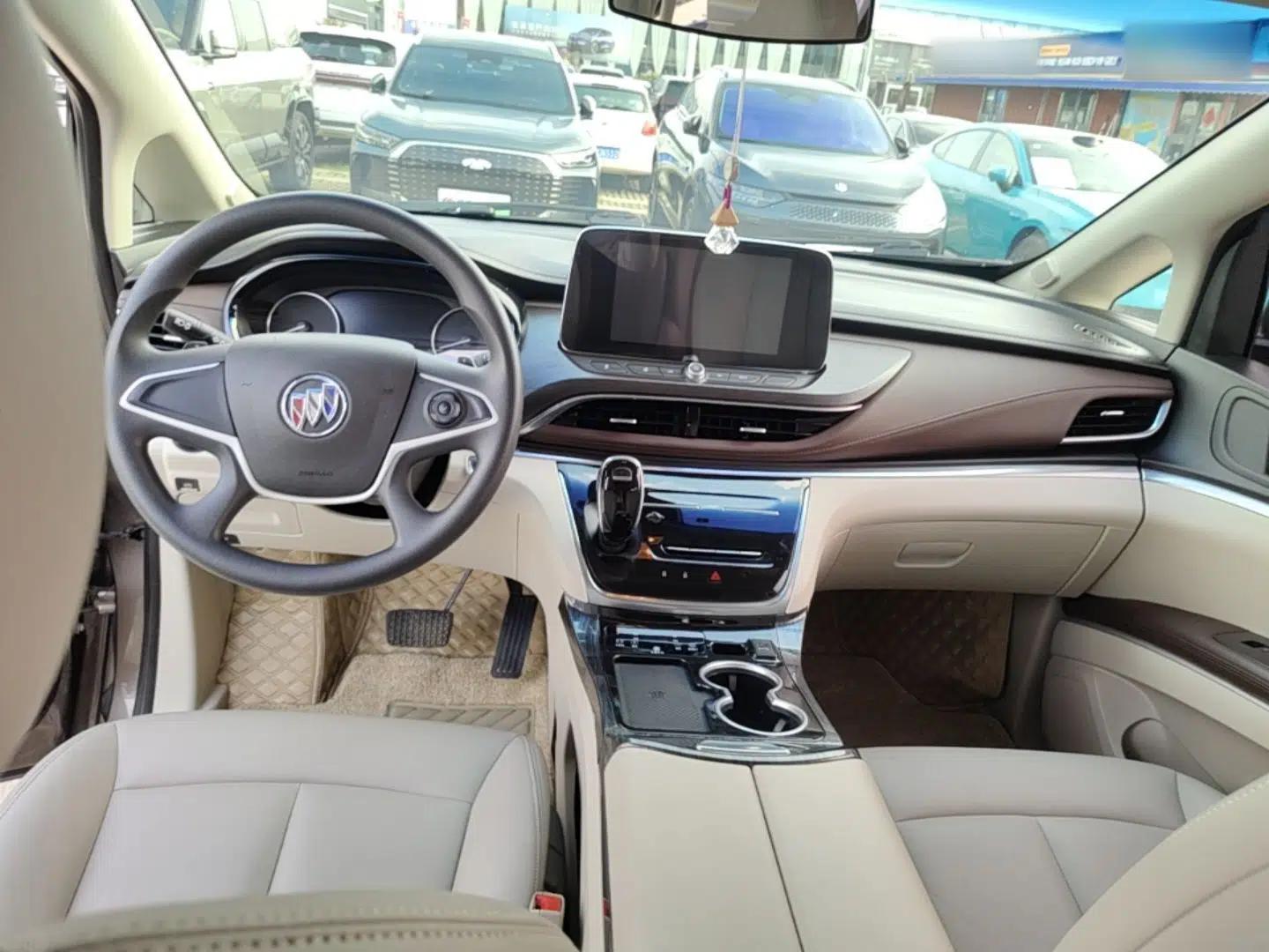 Buick GL8 2020 Land Cruiser Executive Class 652T Comfort Model — миниатюра 12