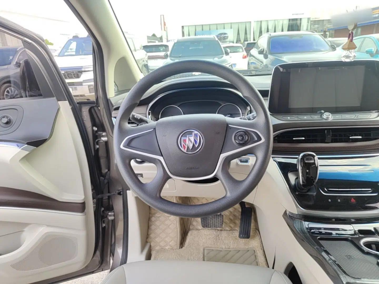 Buick GL8 2020 Land Cruiser Executive Class 652T Comfort Model — миниатюра 13