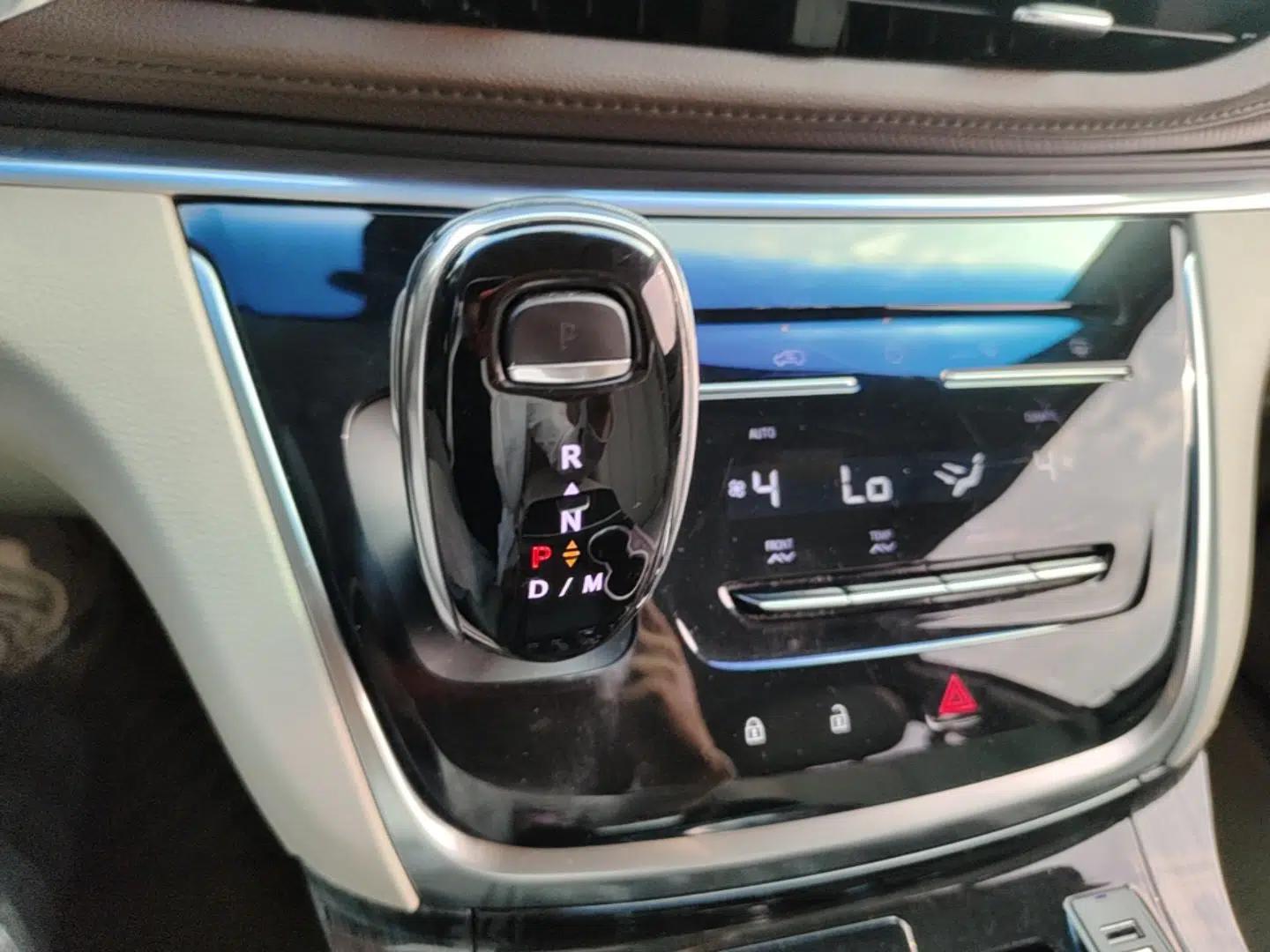 Buick GL8 2020 Land Cruiser Executive Class 652T Comfort Model — миниатюра 16