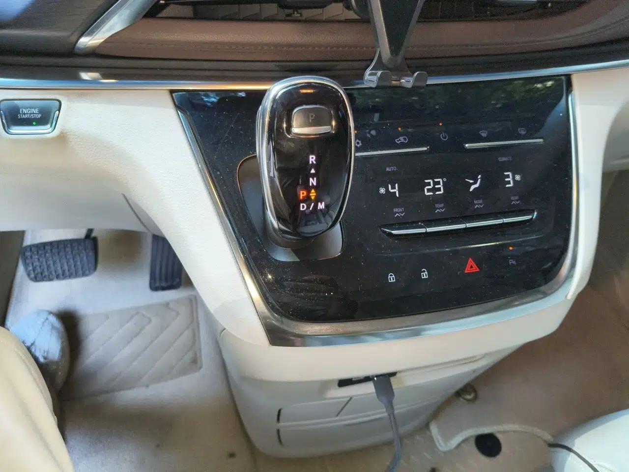 Buick GL8 2022 Land Business Class 652T Luxury Model — миниатюра 14