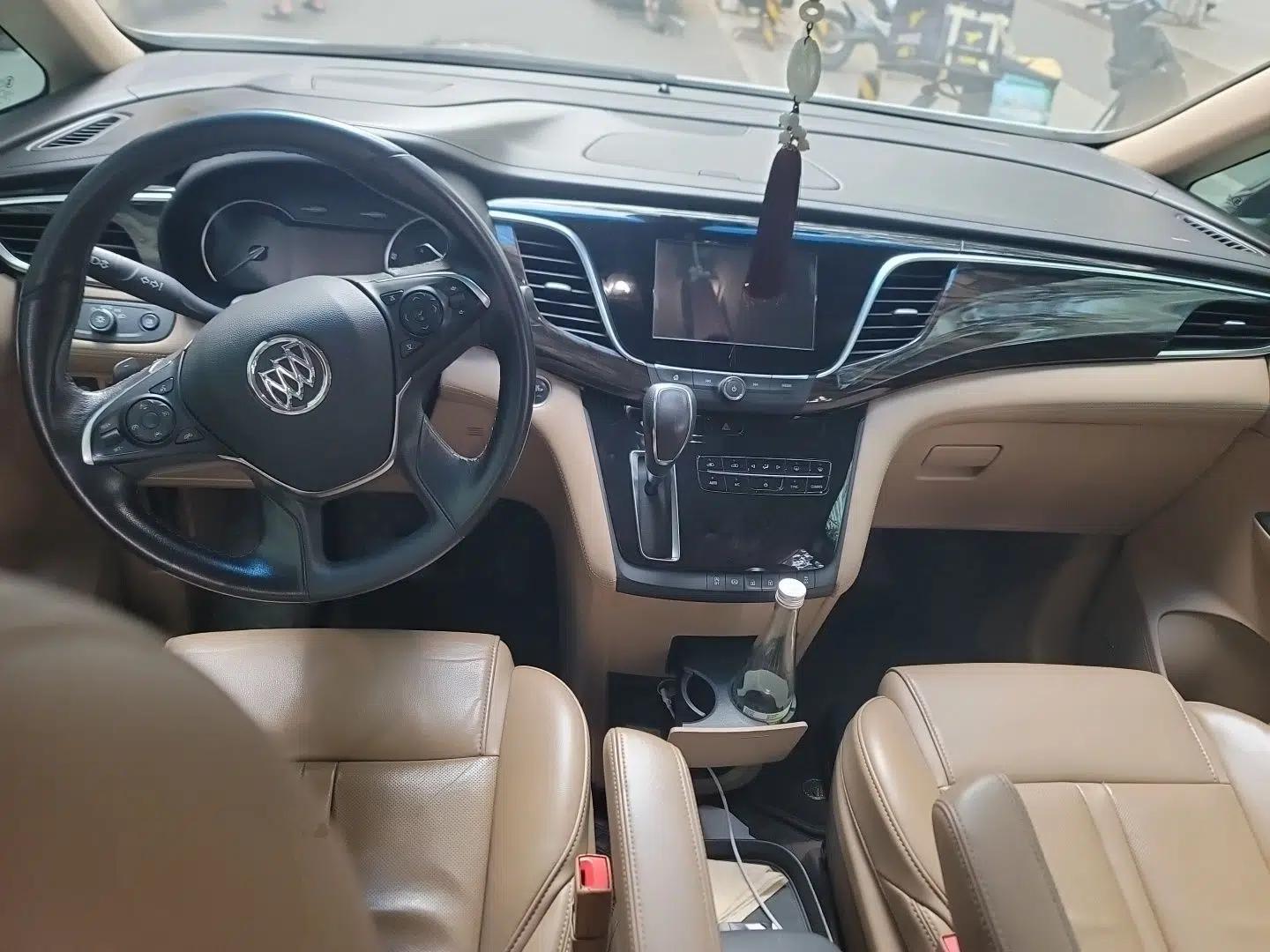 Buick GL8 2017 ES 28T Flagship Model China V Standard — миниатюра 9