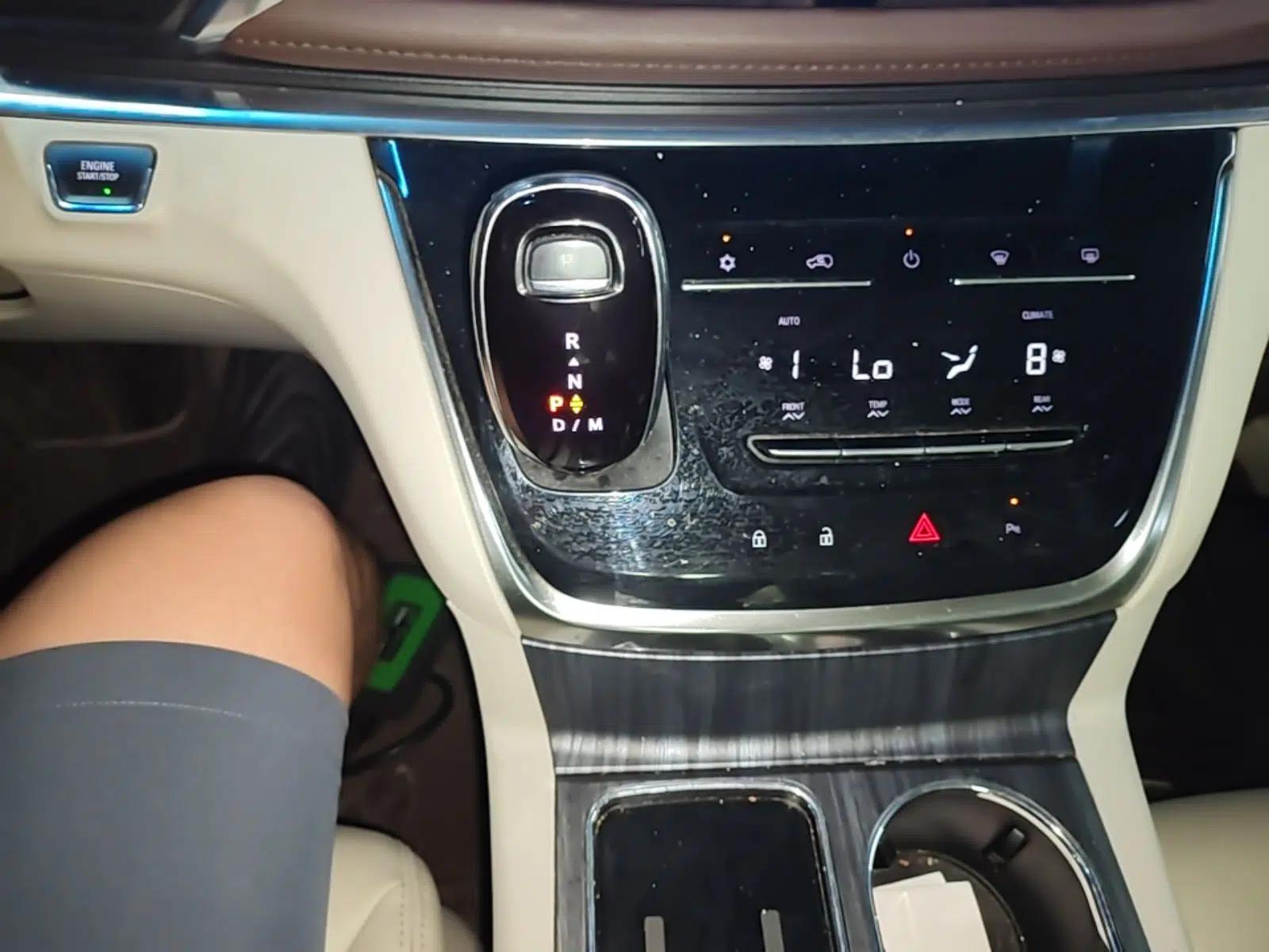 Buick GL8 2022 Land Cruiser Executive Class 652T Comfort Model — миниатюра 16