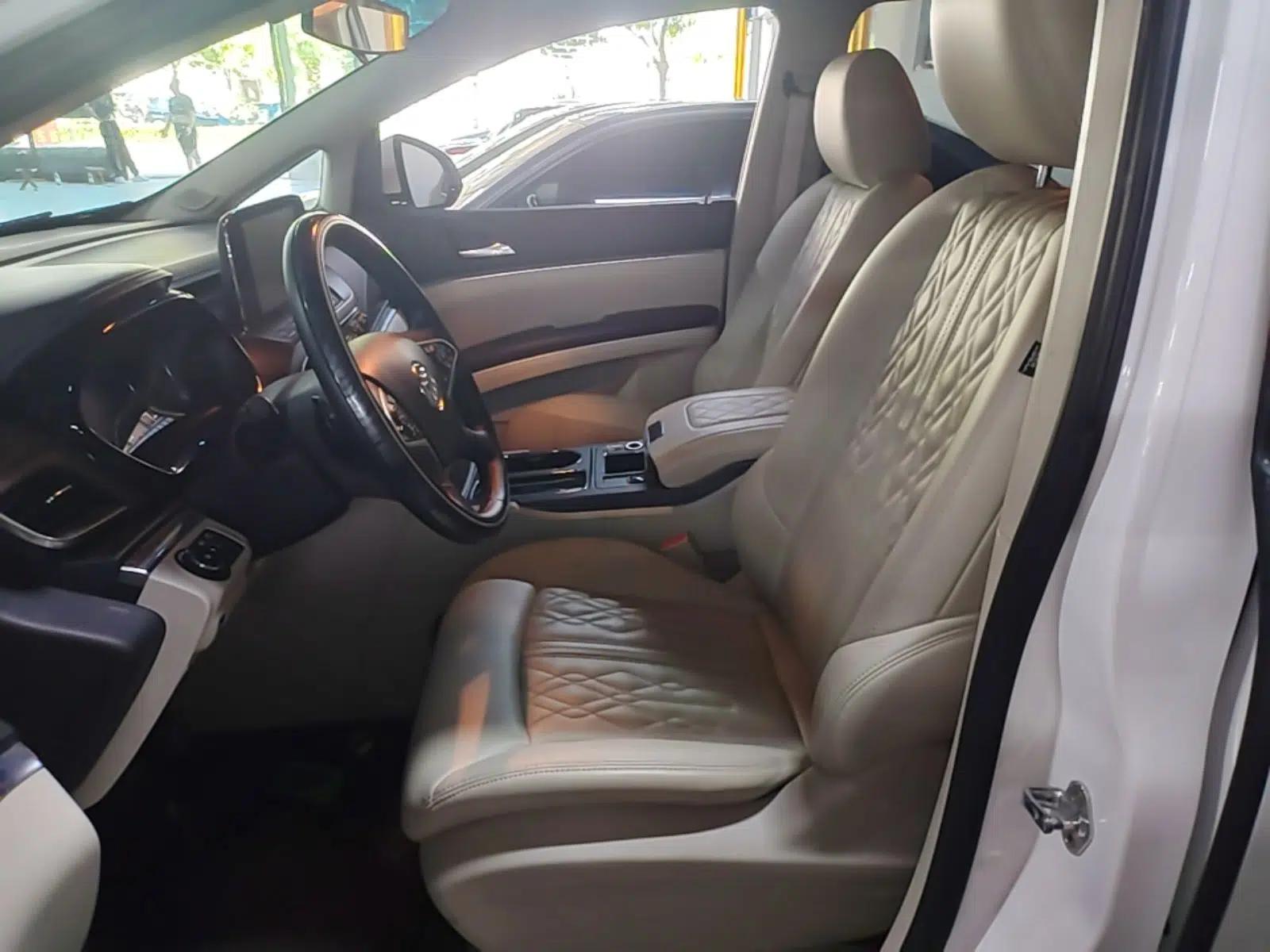 Buick GL8 2022 Land Cruiser Executive Class 652T Comfort Model — миниатюра 17