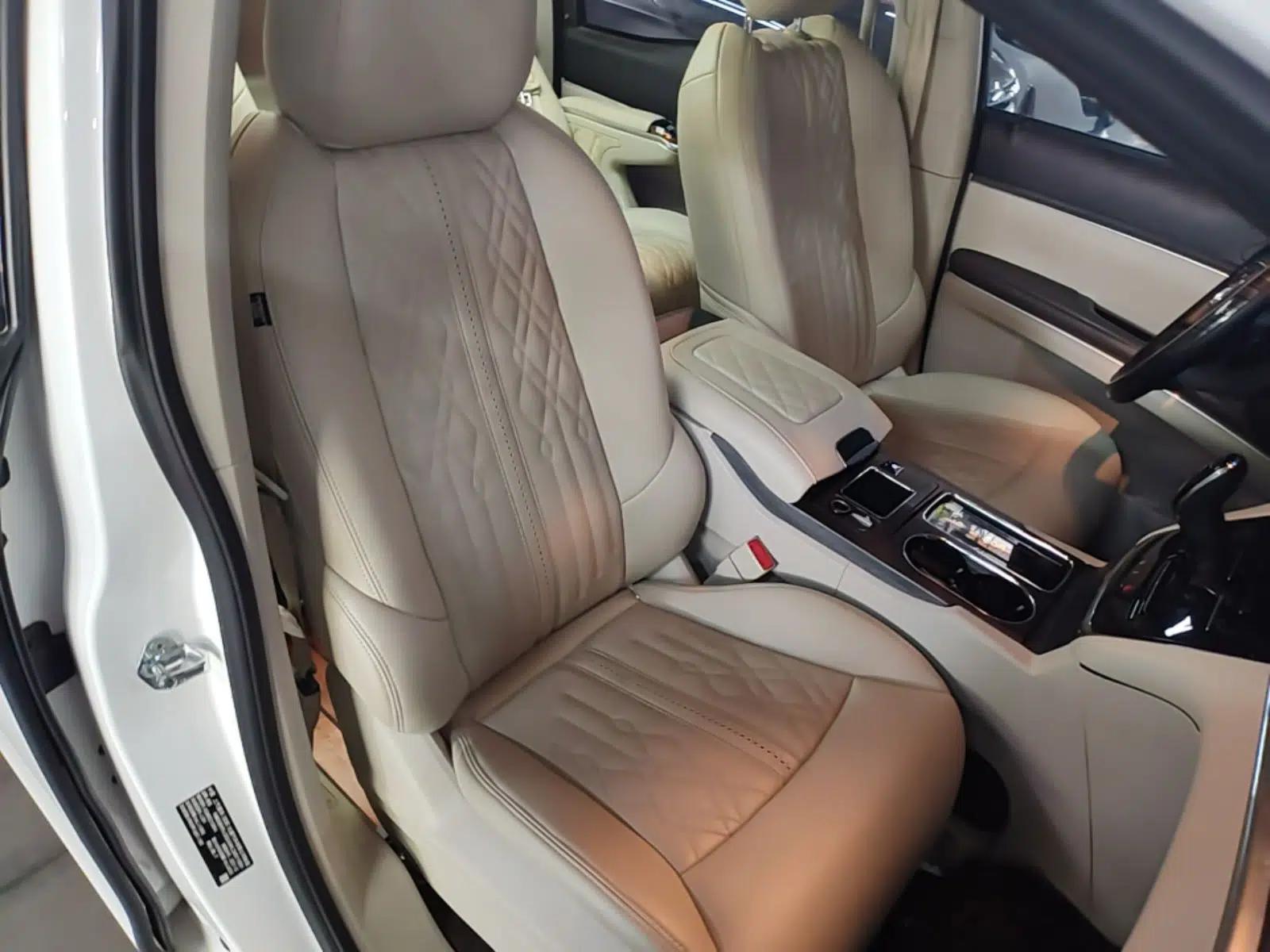Buick GL8 2022 Land Cruiser Executive Class 652T Comfort Model — миниатюра 19