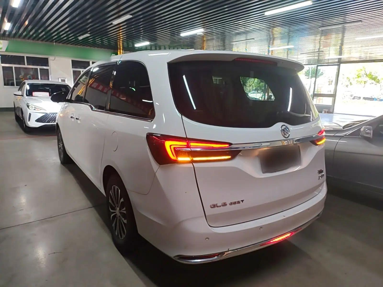 Buick GL8 2022 Land Cruiser Executive Class 652T Comfort Model — миниатюра 4