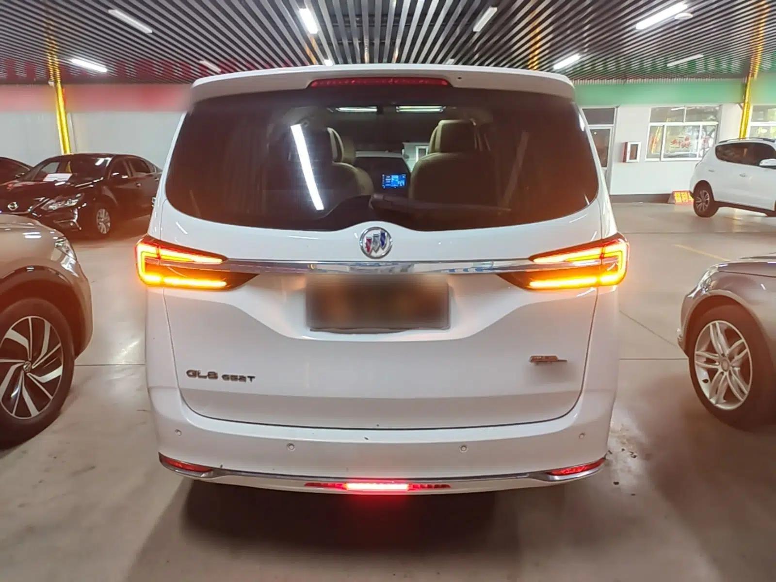 Buick GL8 2022 Land Cruiser Executive Class 652T Comfort Model — миниатюра 5