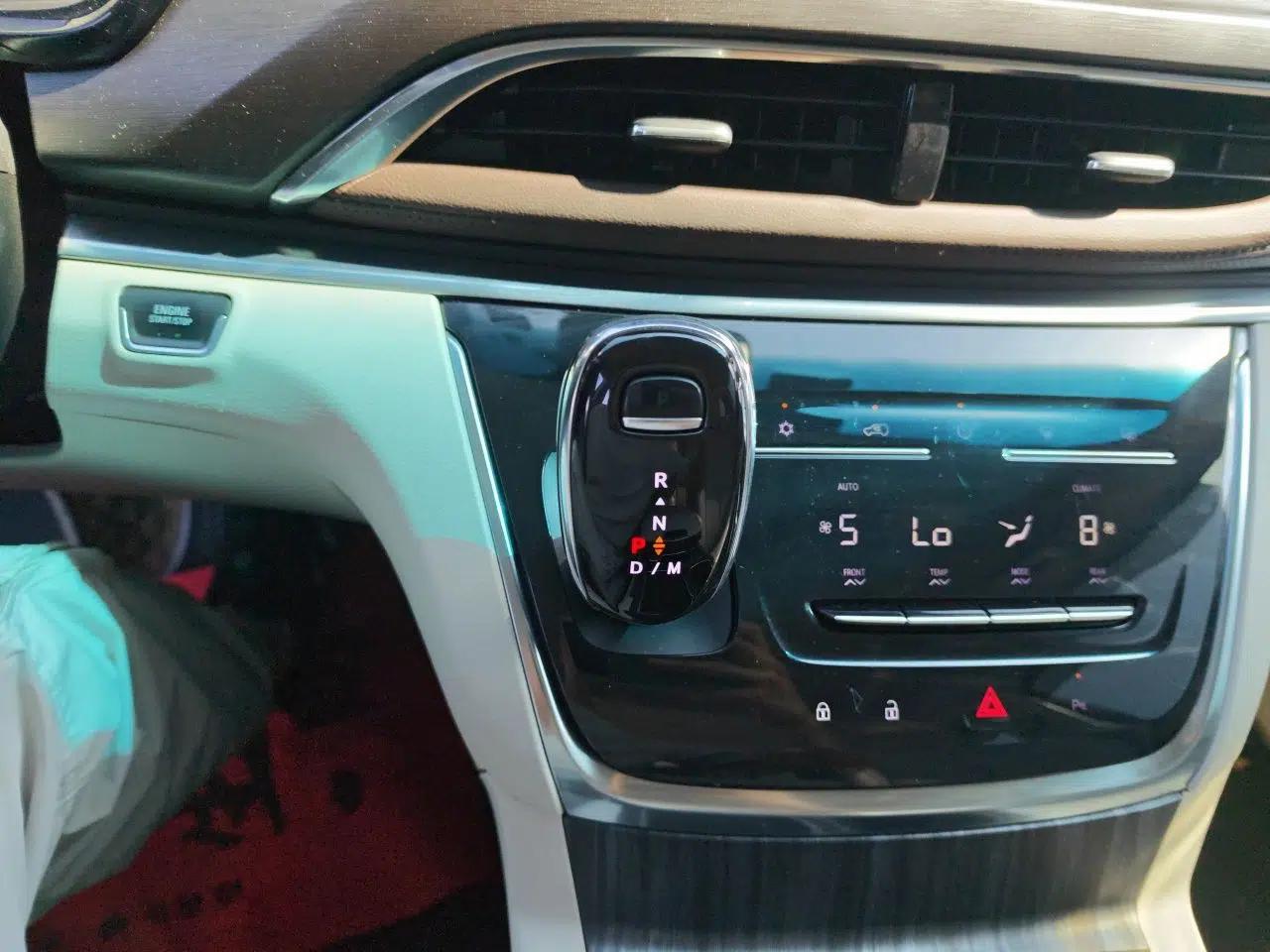 Buick GL8 2023 Land Executive Class Smart Enjoyment Model — миниатюра 14
