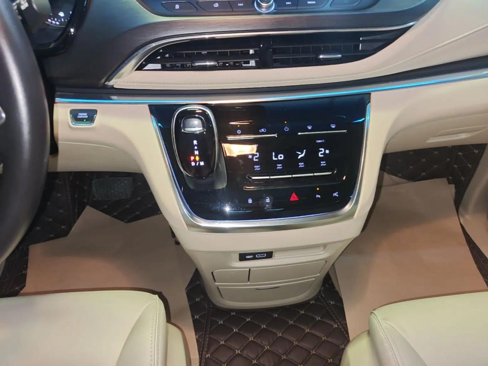 Buick GL8 2023 Land Executive Class Deluxe Model — миниатюра 21