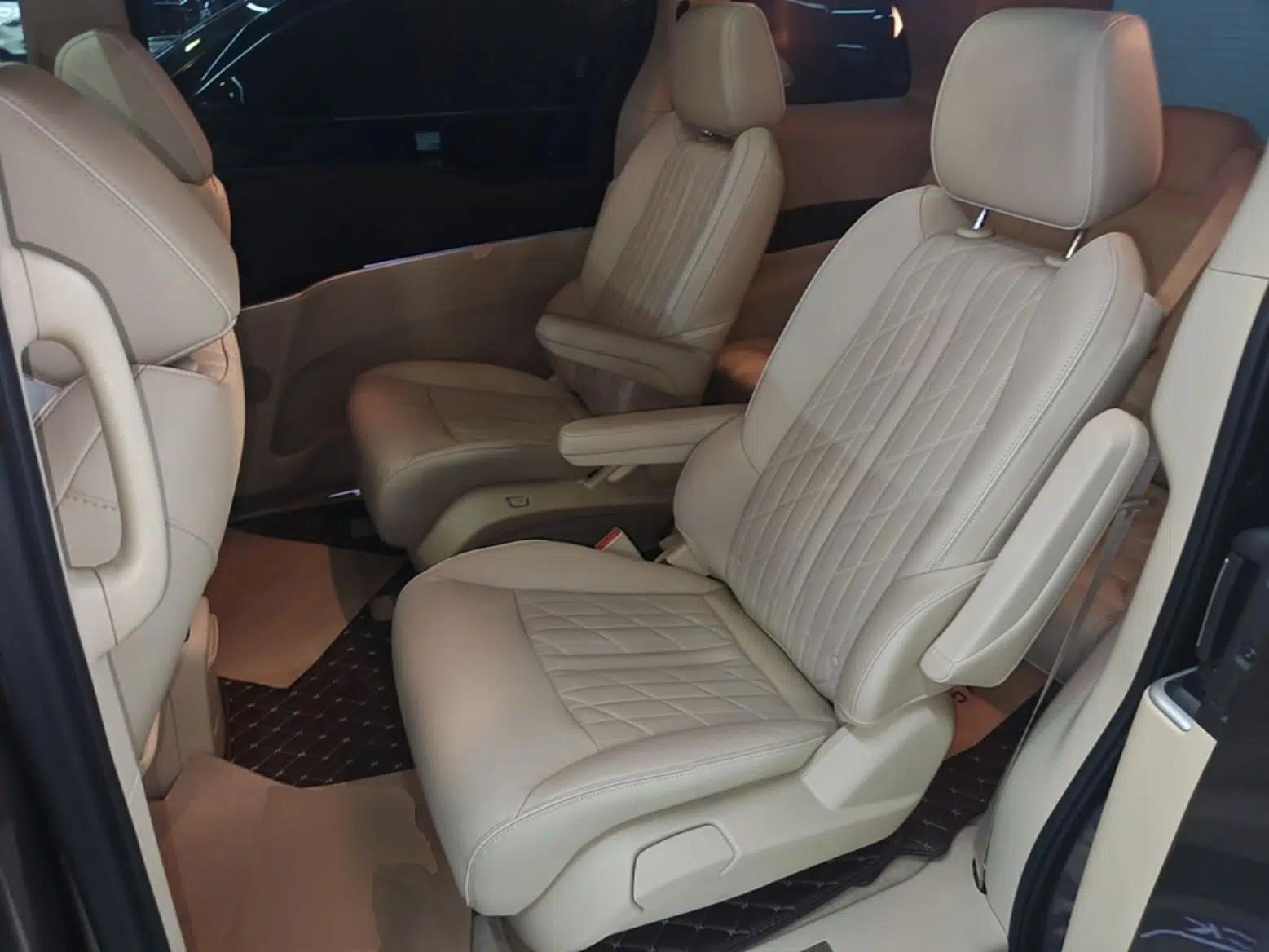 Buick GL8 2023 Land Executive Class Deluxe Model — миниатюра 25