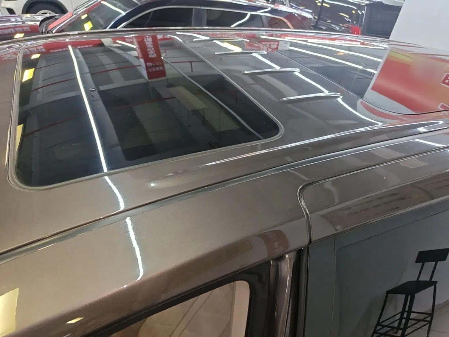Buick GL8 2023 Land Executive Class Deluxe Model — миниатюра 7