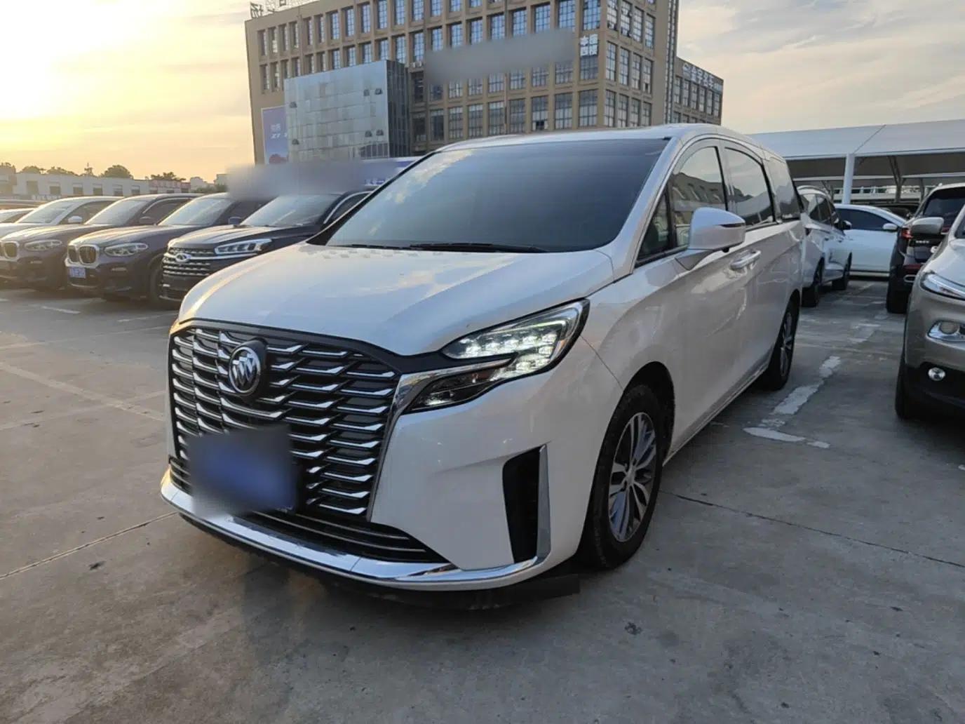 Buick GL8 2023 ES Lu Zun Comfort Model — миниатюра 1